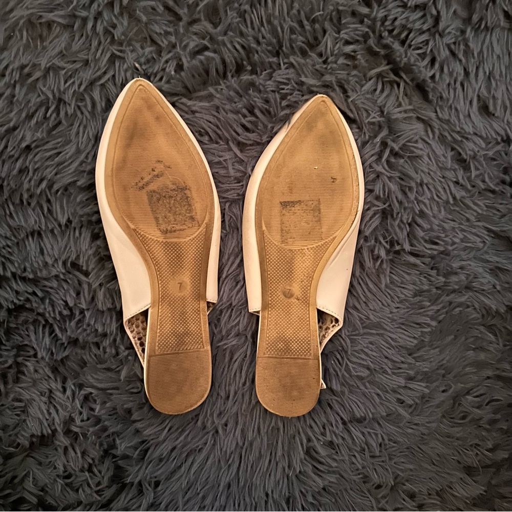 Flats - Picture 2 of 3